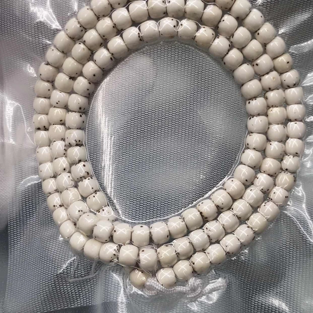 【闪购商品】手串星月菩提?****6×5一物一图原生态同枝顺白数星星