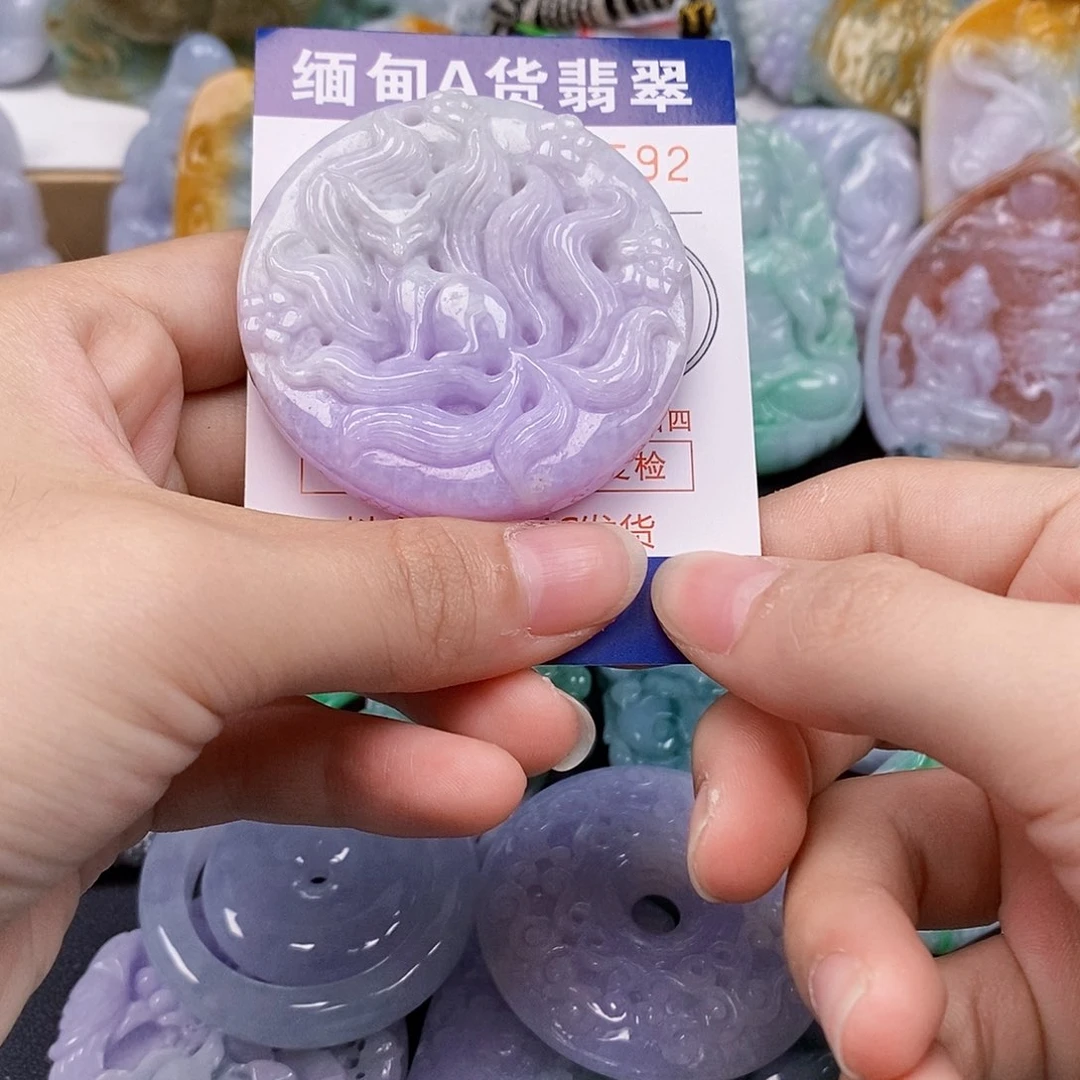 吊坠(不含链)未镶嵌翡翠