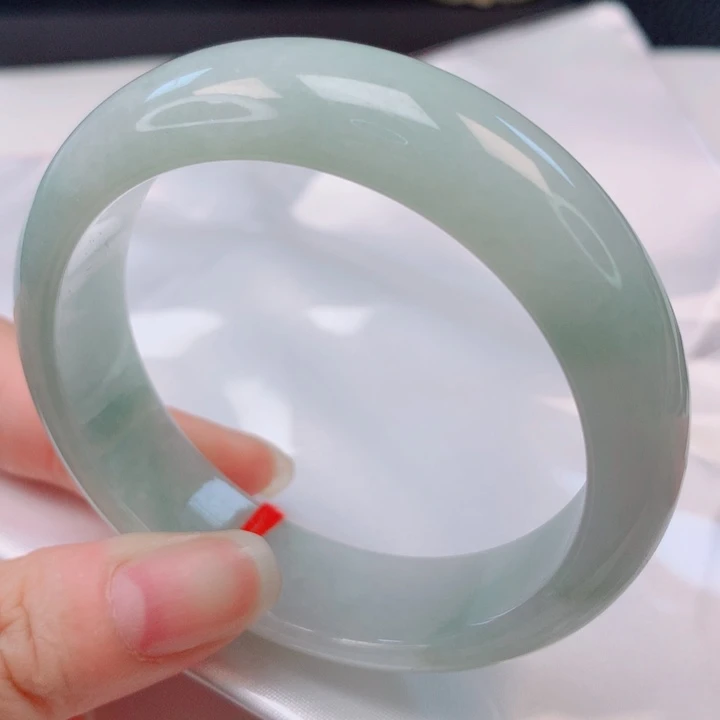 翡翠手镯未镶嵌54圈