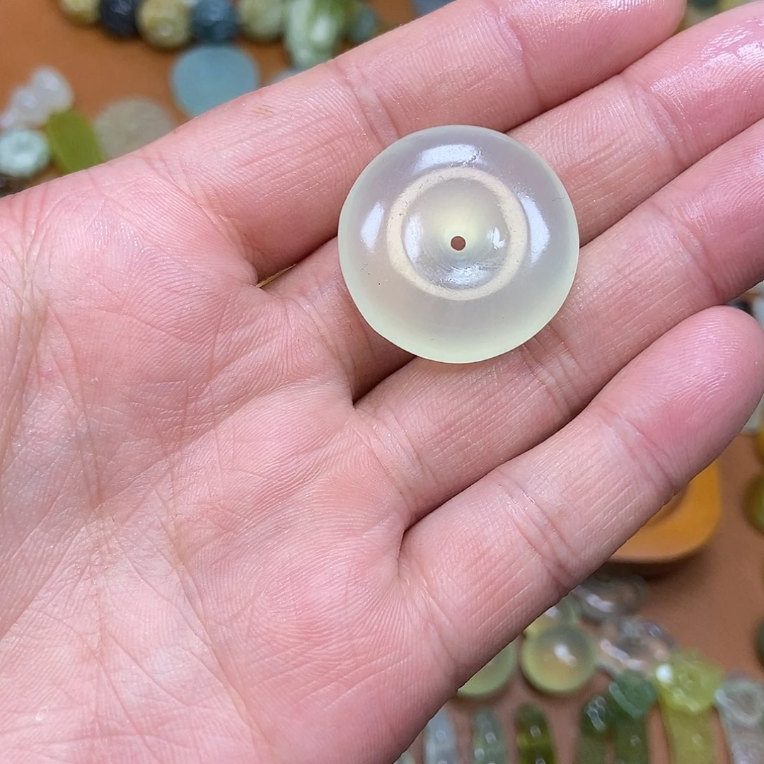 黄***琼蛇纹石玉未镶嵌颈饰