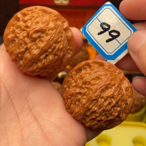 文玩核桃吊坠金麒麟43