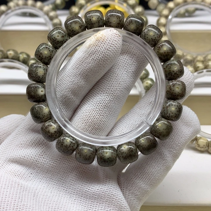 手串星月菩提2号 黑冰小细星无烟花11/10