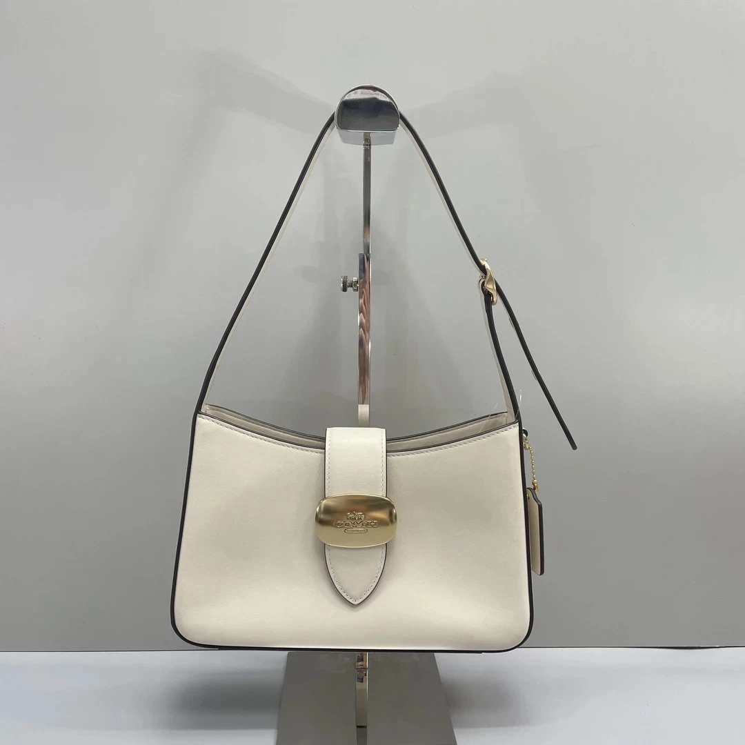 95新 COACH/蔻驰 Eliza白色半月包25*15*7cmD122614