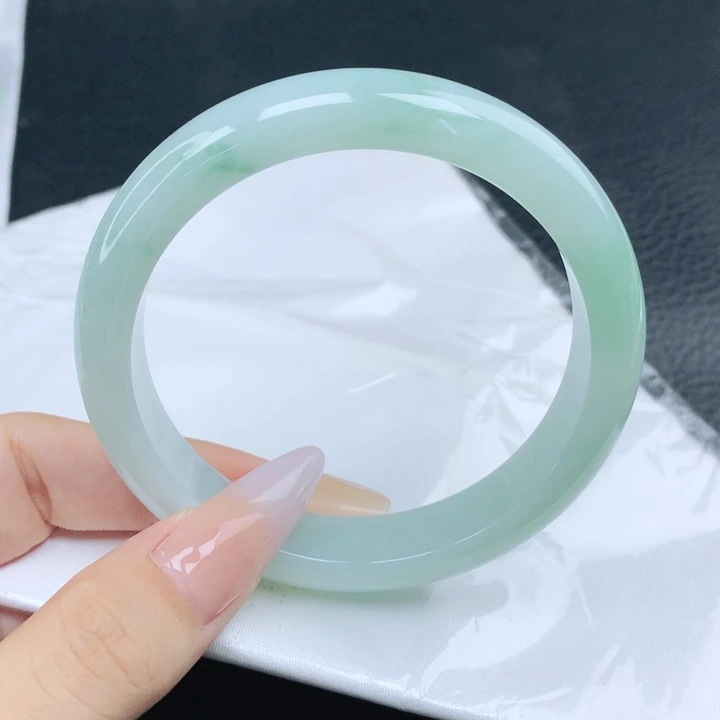 翡翠手镯未镶嵌61-62圈口