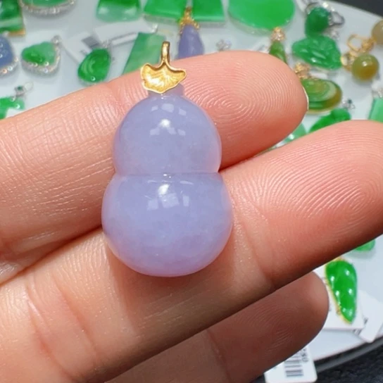 颈饰18K金镶嵌翡翠