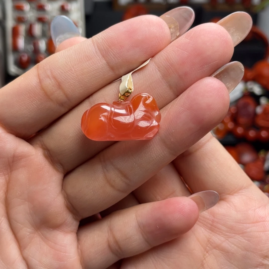 【闪购商品】18K金镶嵌立体小马南红玛瑙