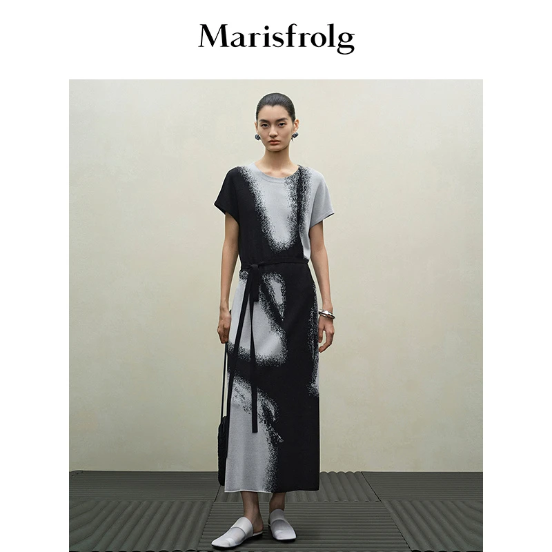 Marisfrolg/玛丝菲尔25新款气质时尚显瘦设计印花连衣裙ACFZ3800M