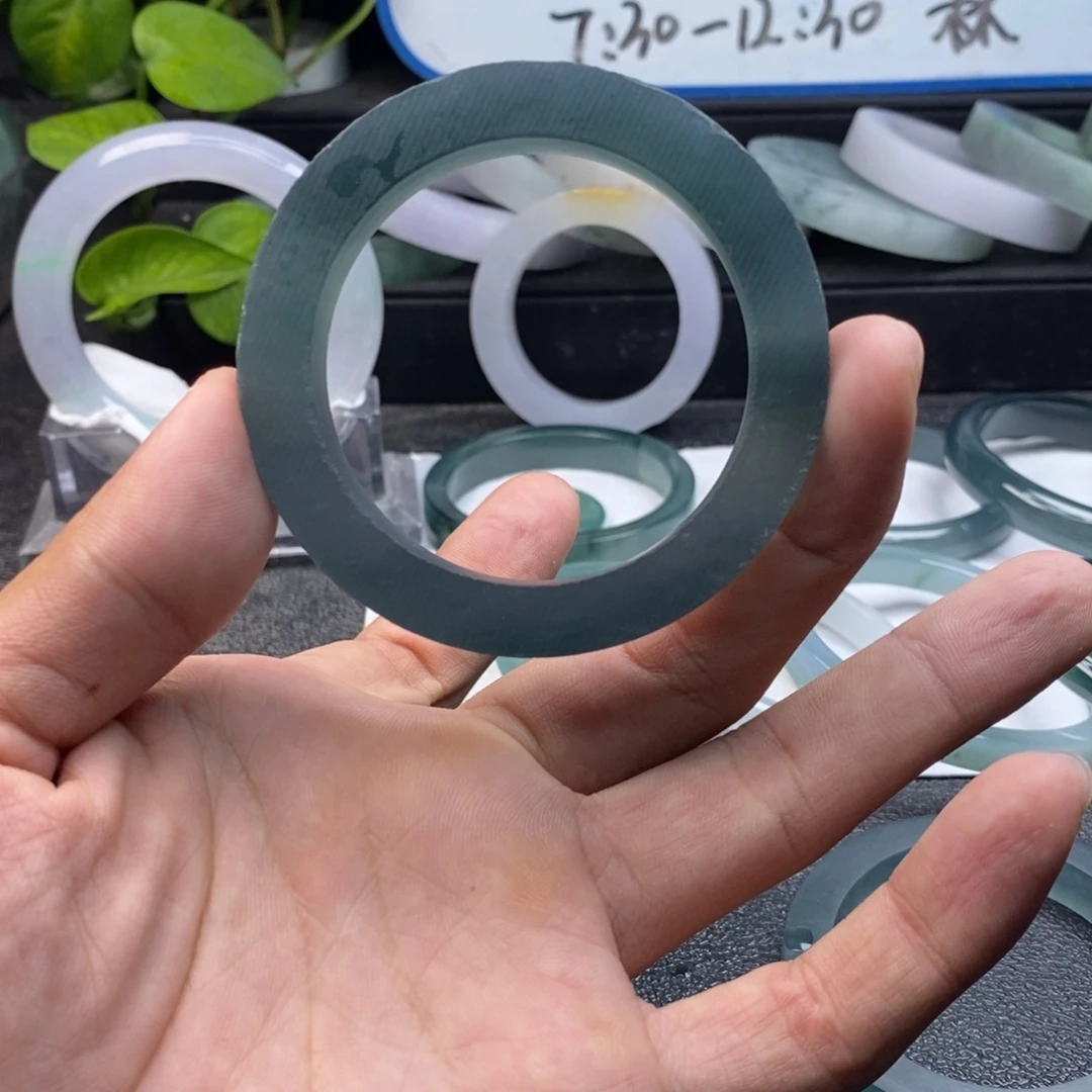 蓝***姬未镶嵌58定制翡翠