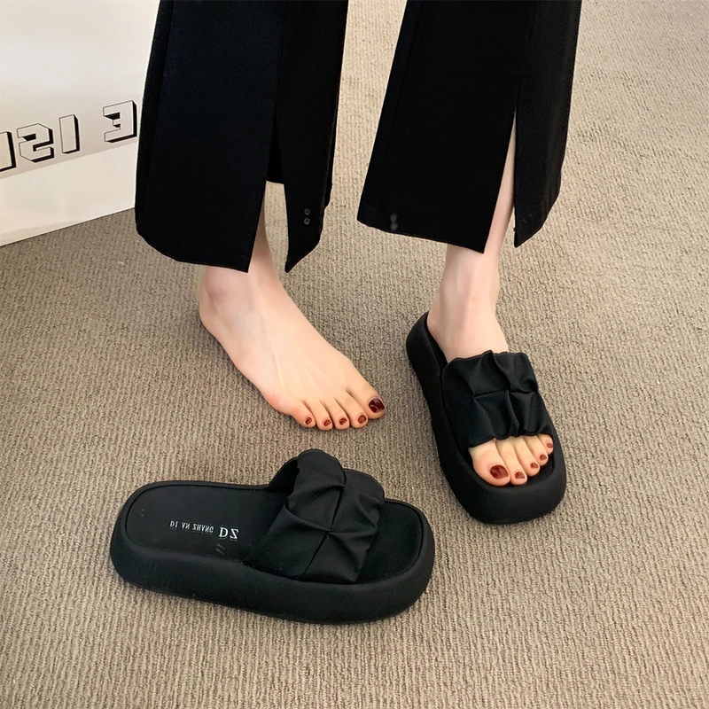 凉拖鞋女夏外穿2025新款厚底休闲防滑沙滩凉鞋孕妇软底面包一字拖