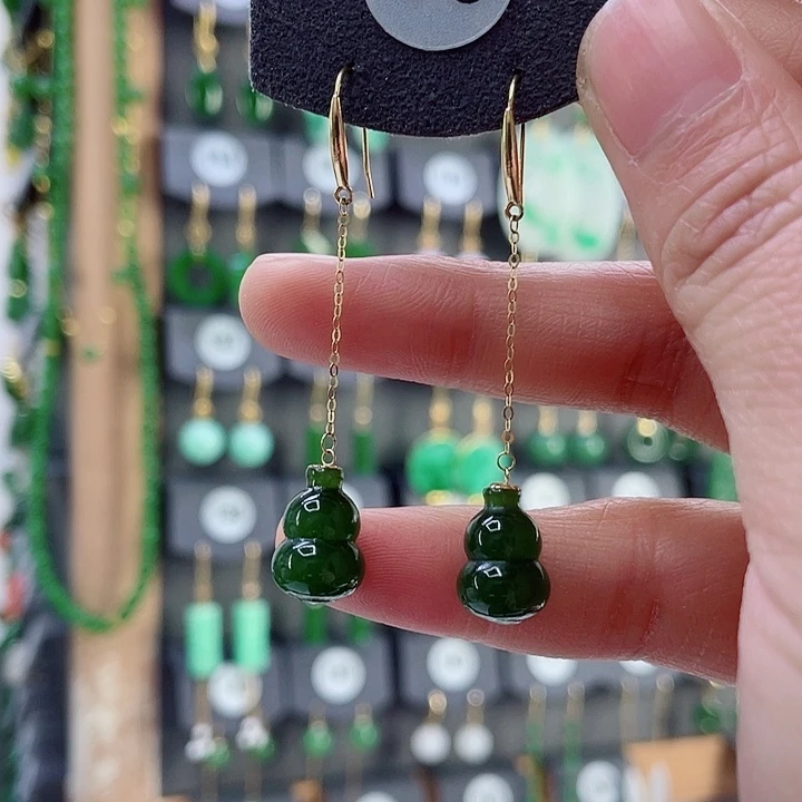 18K金镶嵌和田玉耳饰