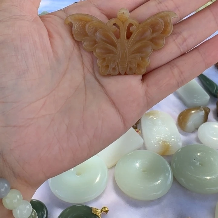 小***妖颈饰未镶嵌和田玉