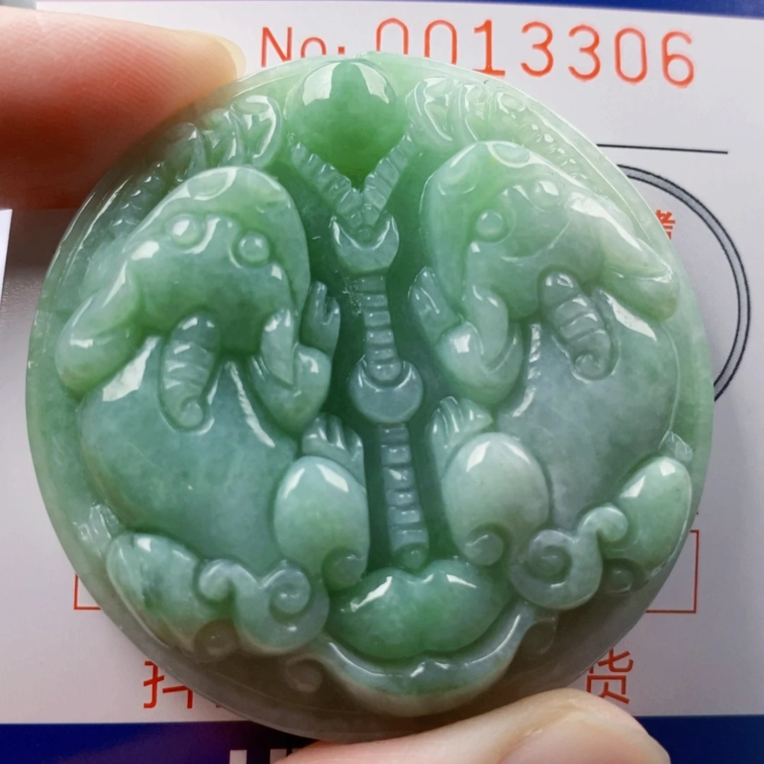 吊坠(不含链)未镶嵌翡翠