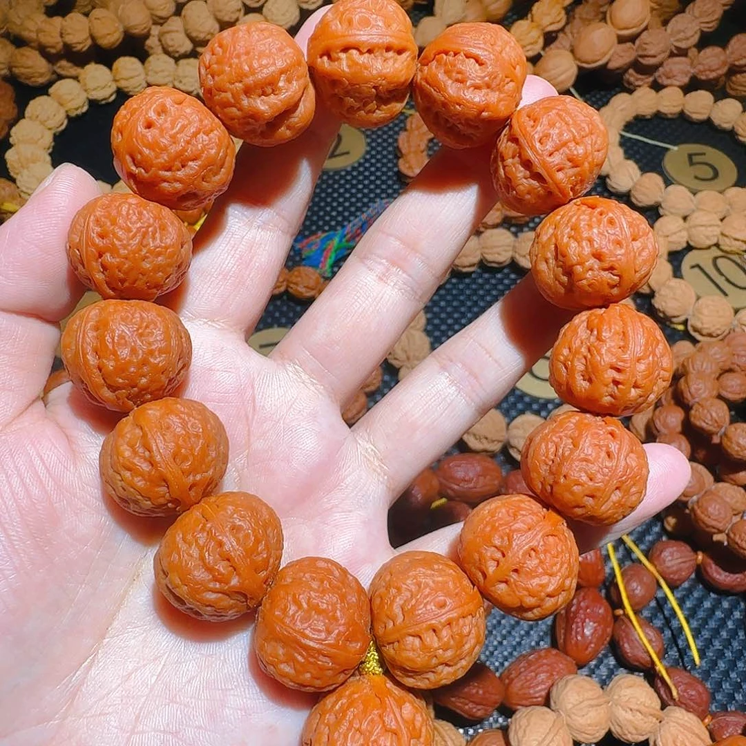 文玩核桃吊坠龙纹元宝