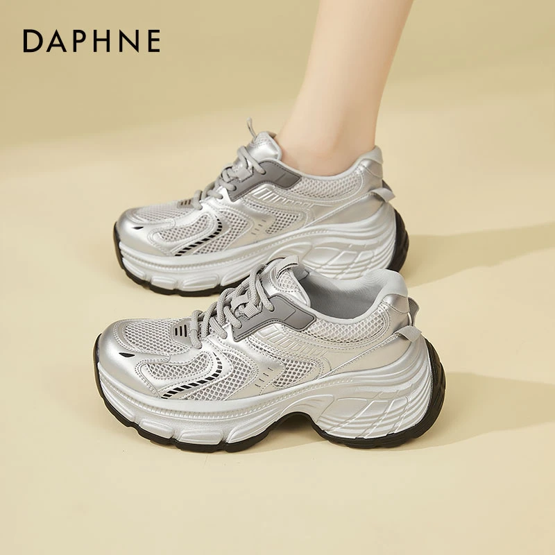 达芙妮银色厚底6CM老爹鞋女夏季2025新款小众网面透气增高运动鞋
