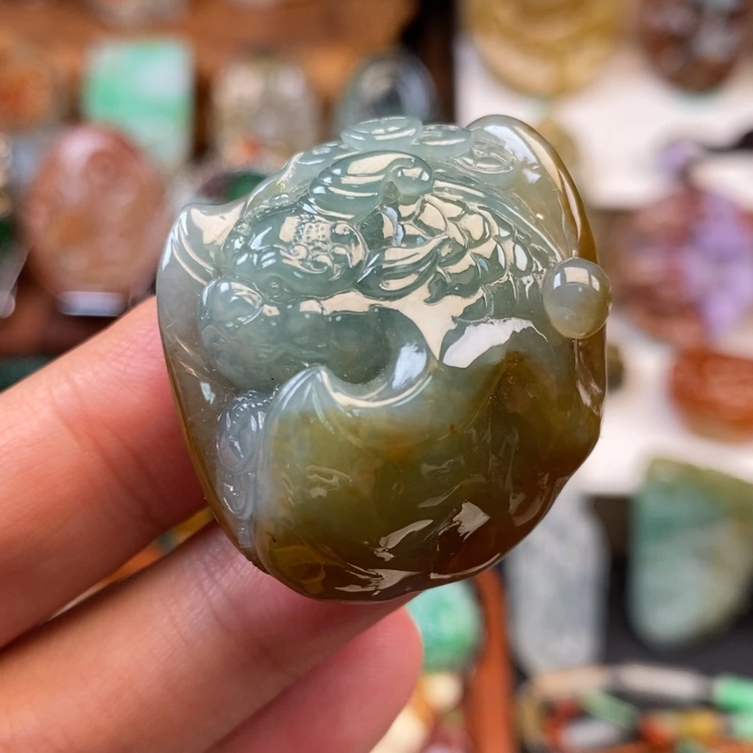 翡翠未镶嵌颈饰福到眼前