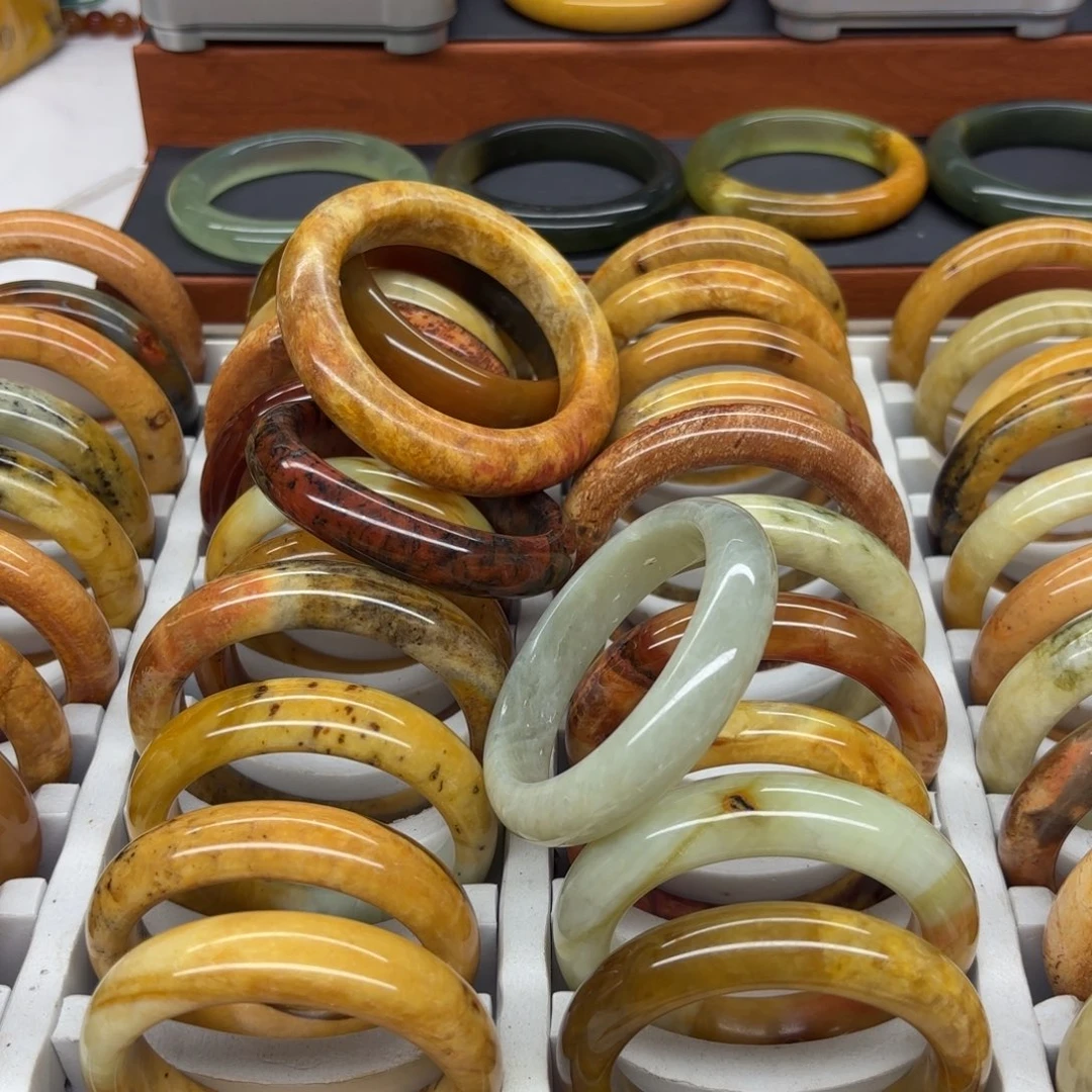 潘***跃蛇纹石玉未镶嵌手镯