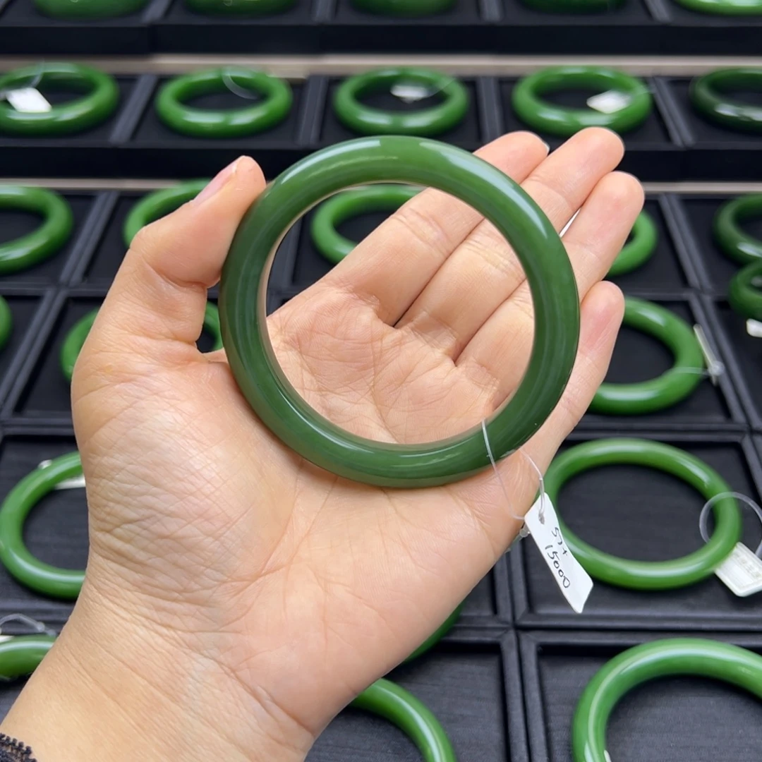 和田玉（碧玉）未镶嵌手镯