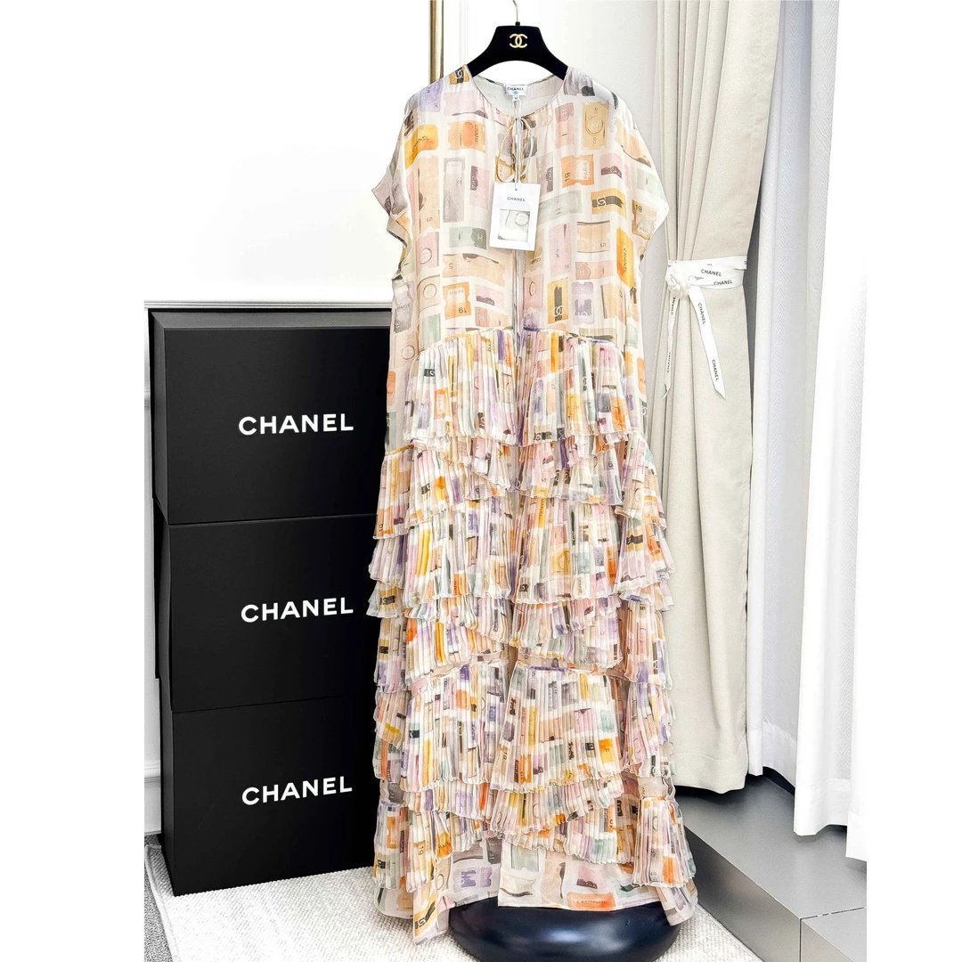 99新 Chanel/香奈儿 36码 米白色拼彩色图案字母无袖长款连衣裙