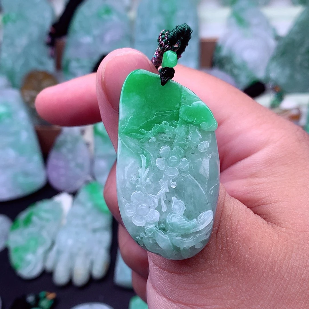 吊坠(不含链)未镶嵌翡翠
