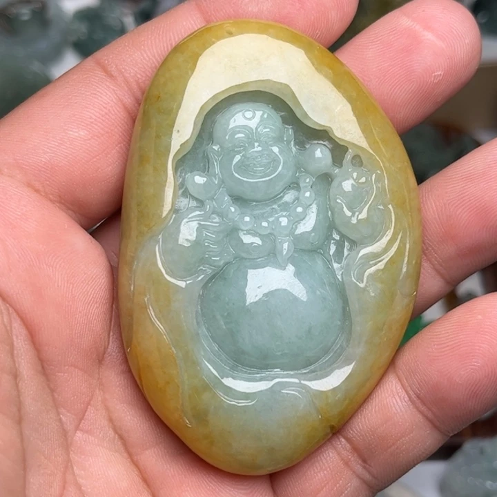 翡翠未镶嵌颈饰佛