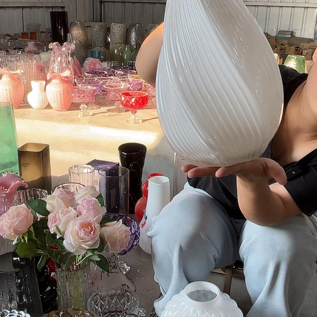 水晶花瓶白色纽腰