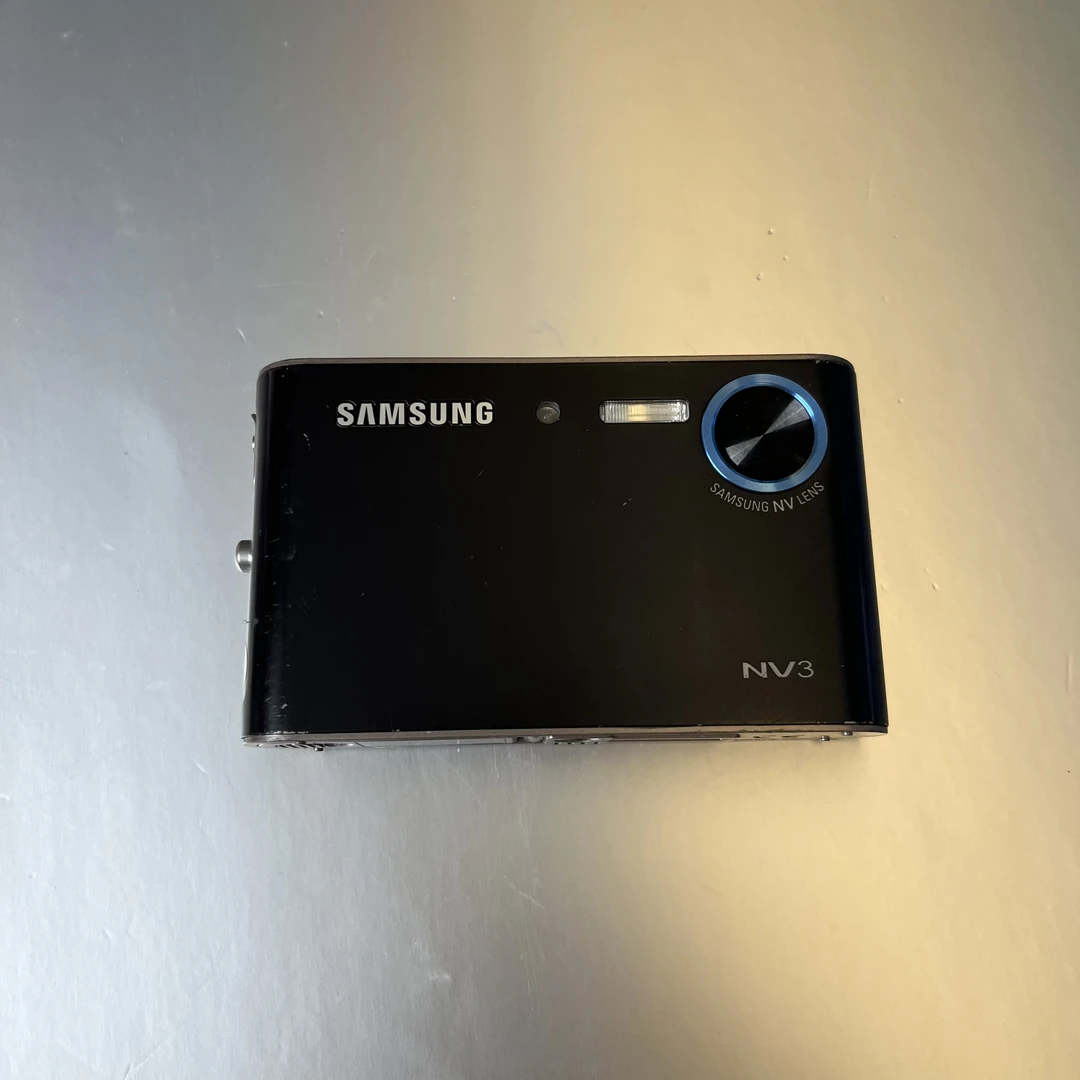 9新 Samsung/三星 三星nv3 ccd相机 功能正常 720万像素，3倍变焦
