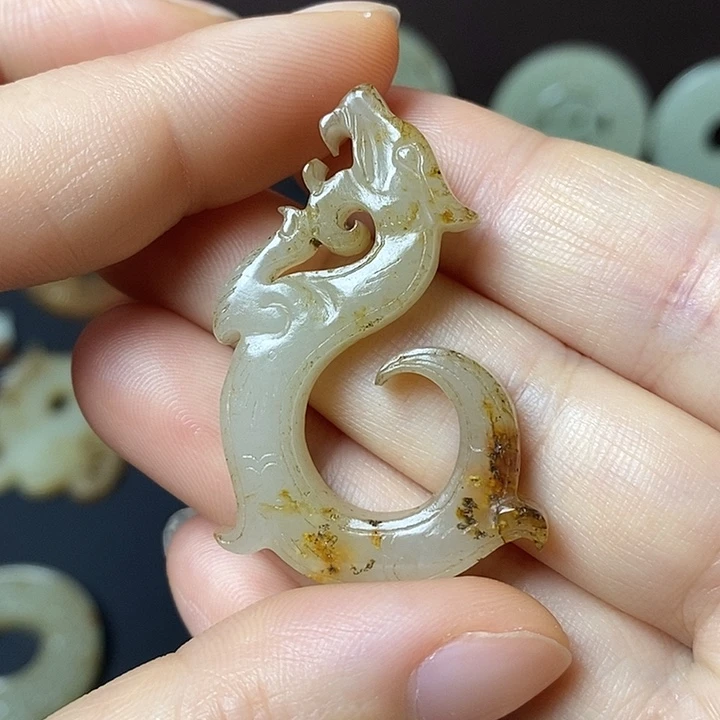 和田玉（糖玉）未镶嵌车挂用****6