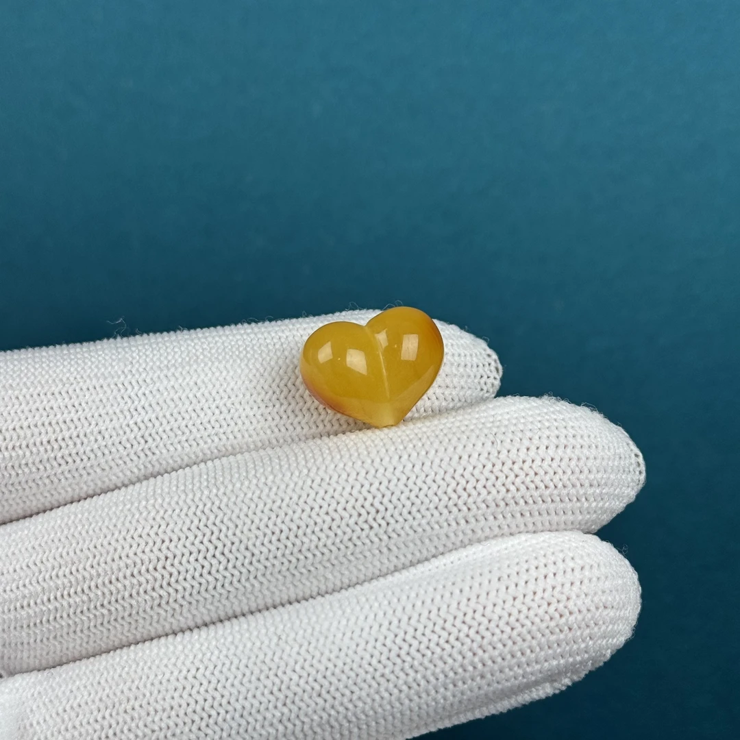 F4364天然原矿蜜蜡 屁桃爱心 16.5*12.7*10mm支持复检假一罚十