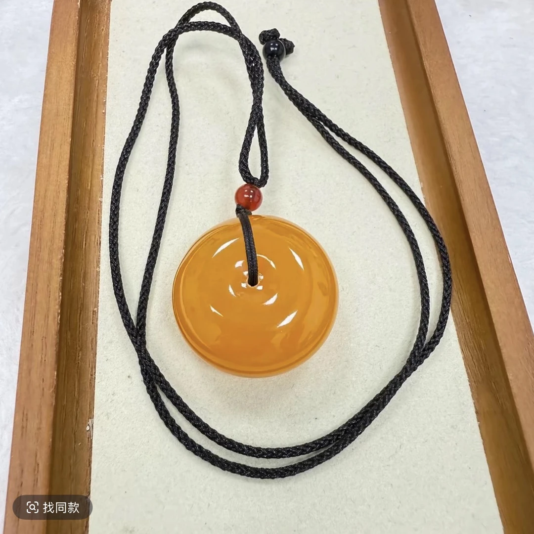 w111 藏族精工雕刻小平安扣