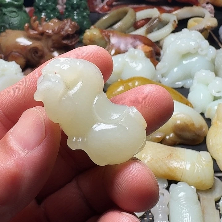 和田玉未镶嵌挂件