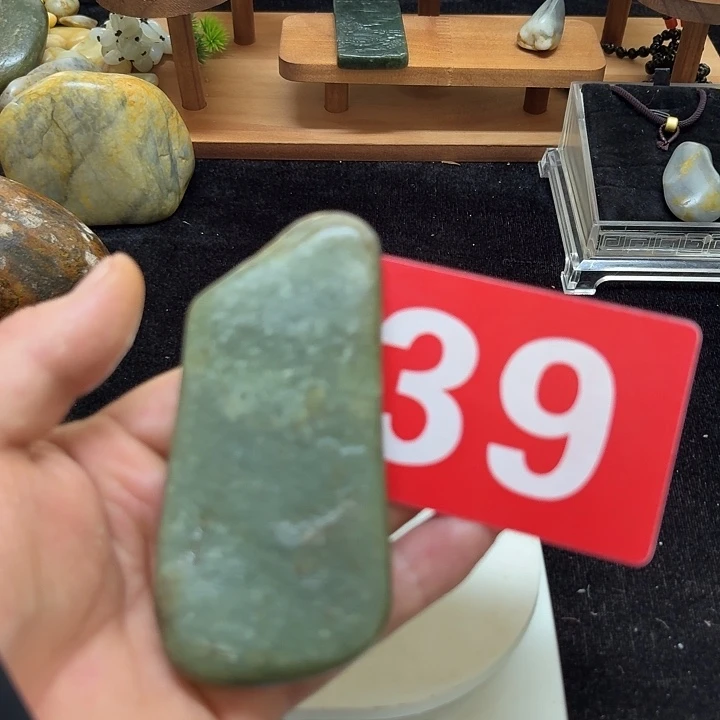 和田玉（糖玉）未镶嵌挂件