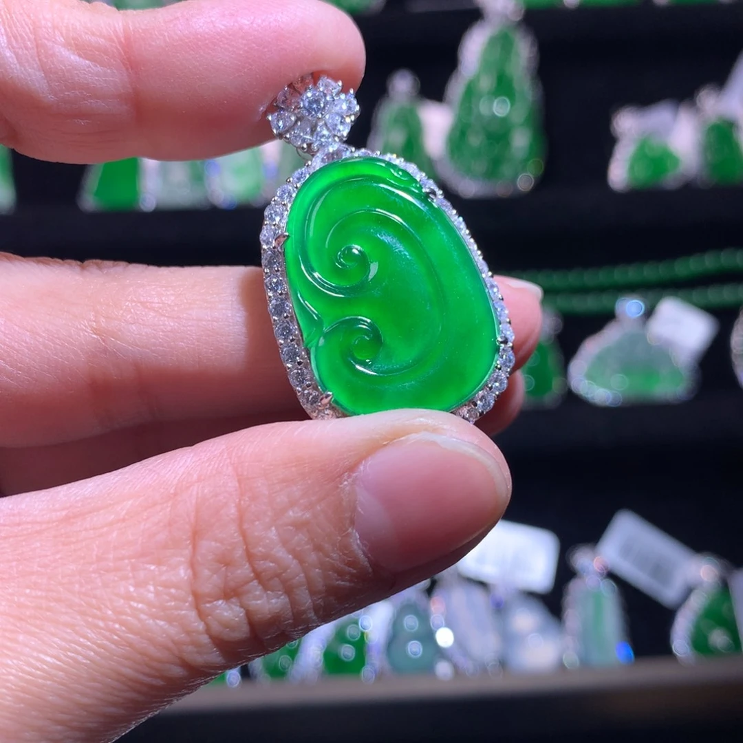 【闪购商品】颈饰银S925镶嵌翡翠