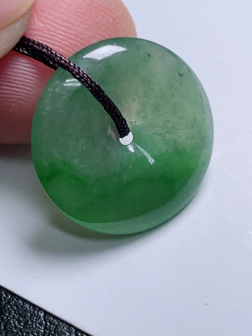（缅甸天然翡翠A货）冰种飘绿平安扣吊坠（尺寸20.4-3.6）