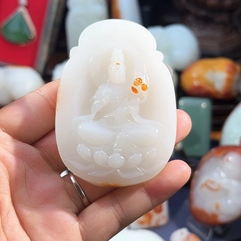 和田玉未镶嵌把件