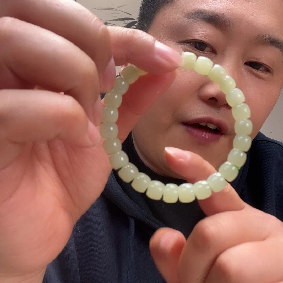 未镶嵌和田玉手链