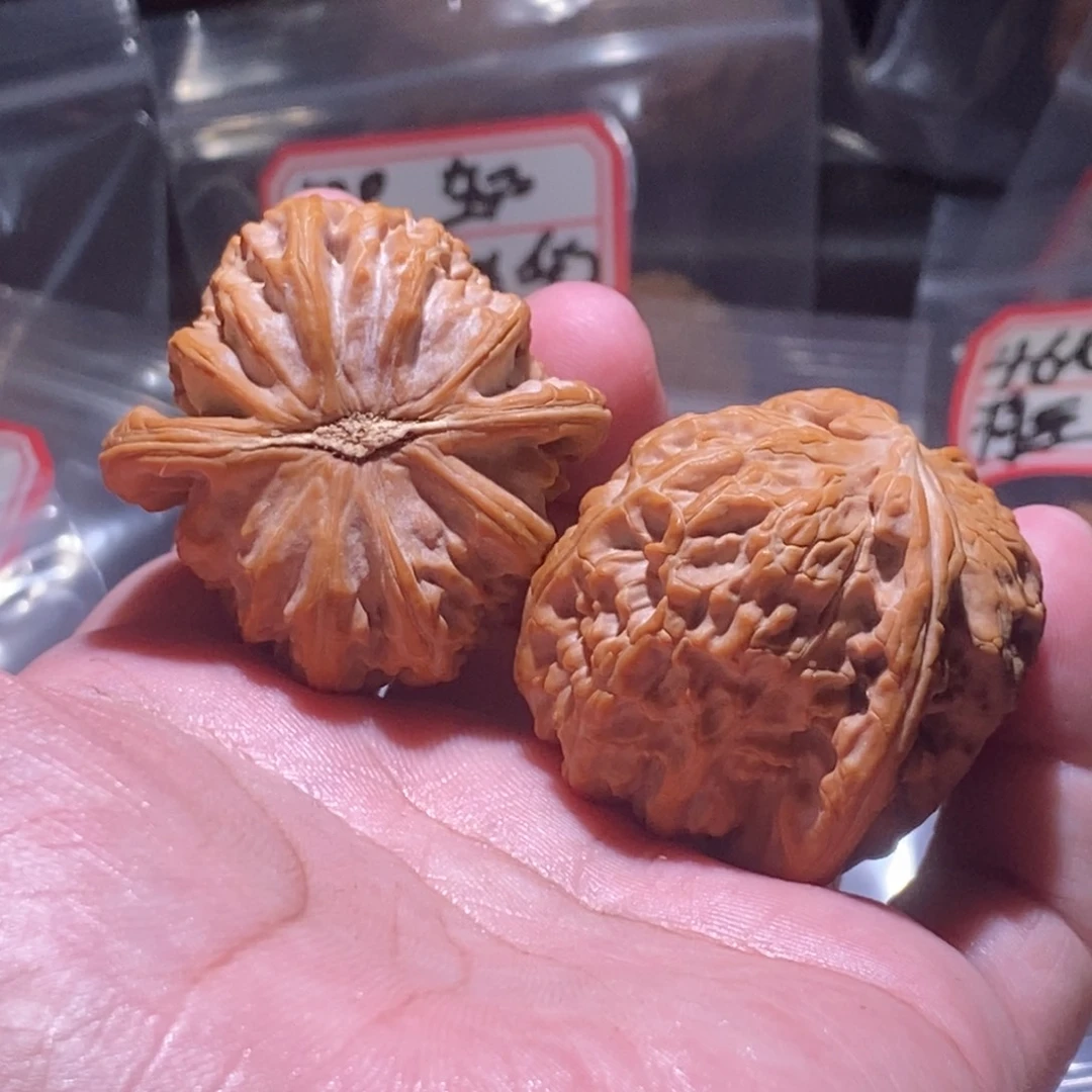 大***伟文玩核桃吊坠41全品白狮子