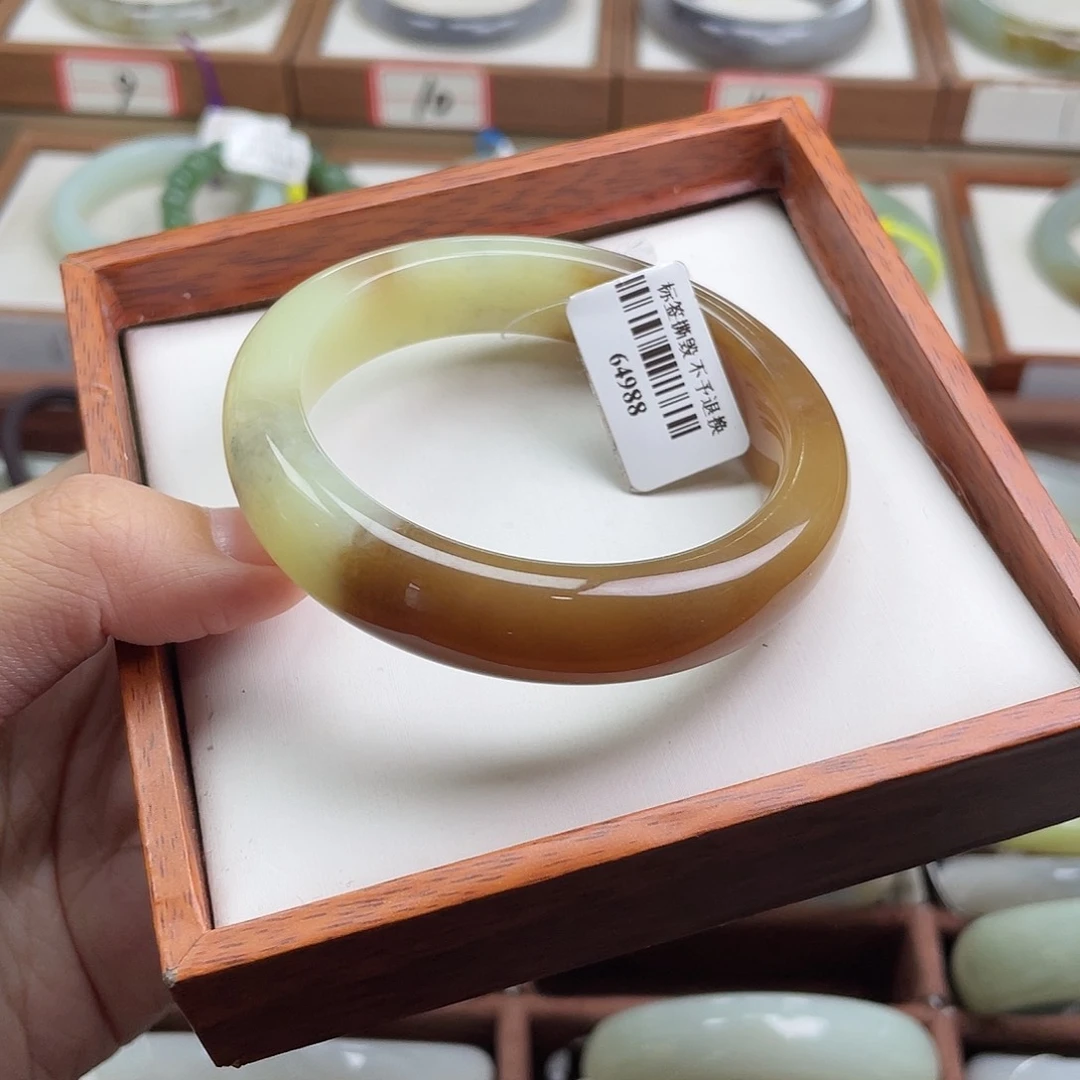 【闪购商品】未镶嵌手镯和田玉52+