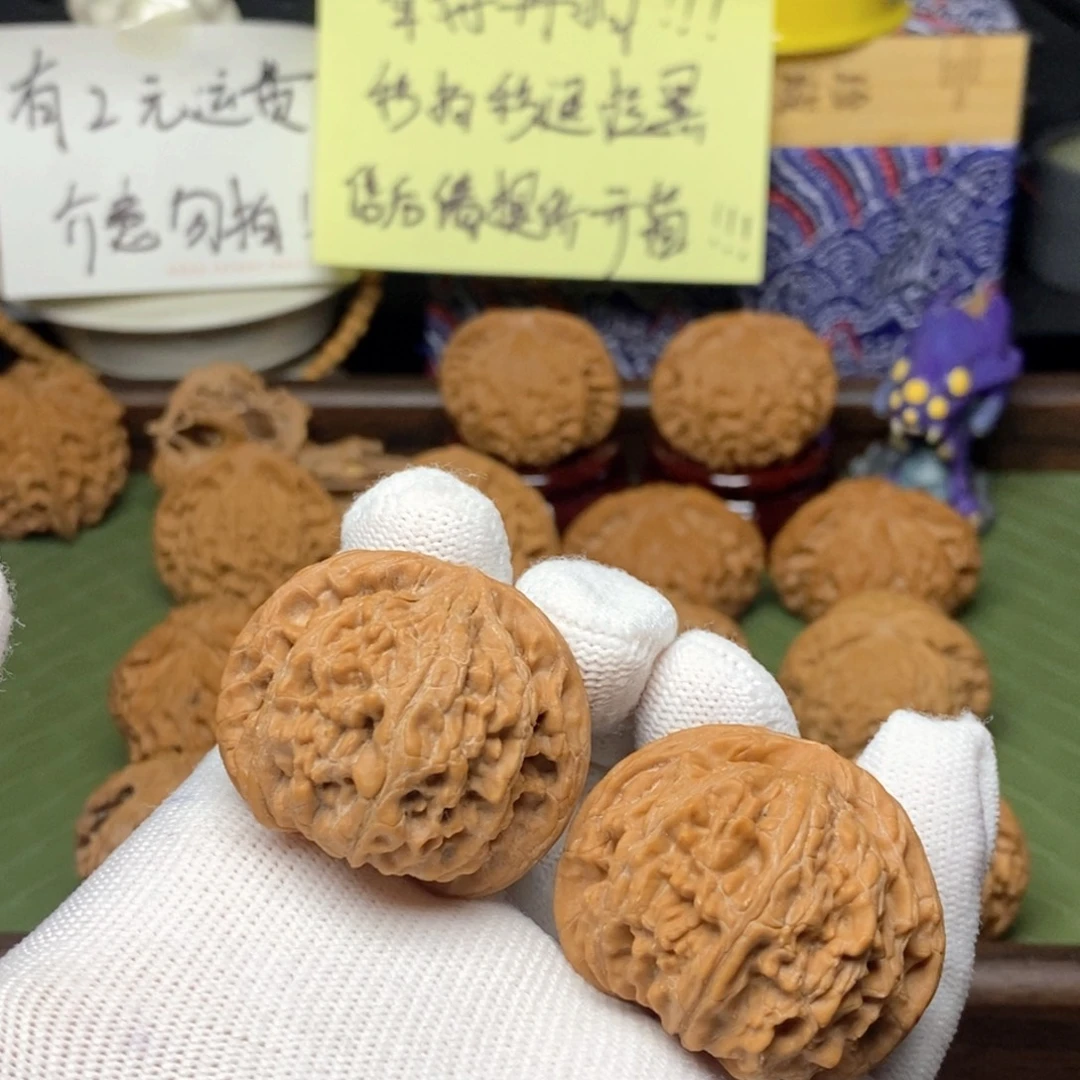 文玩核桃吊坠38平顶狮子头一物一图