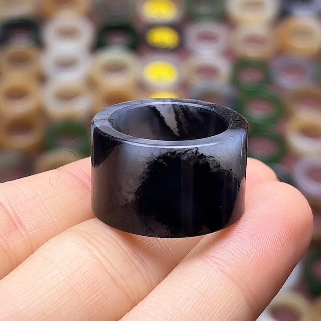 和田玉未镶嵌戒指18.3山水墨画