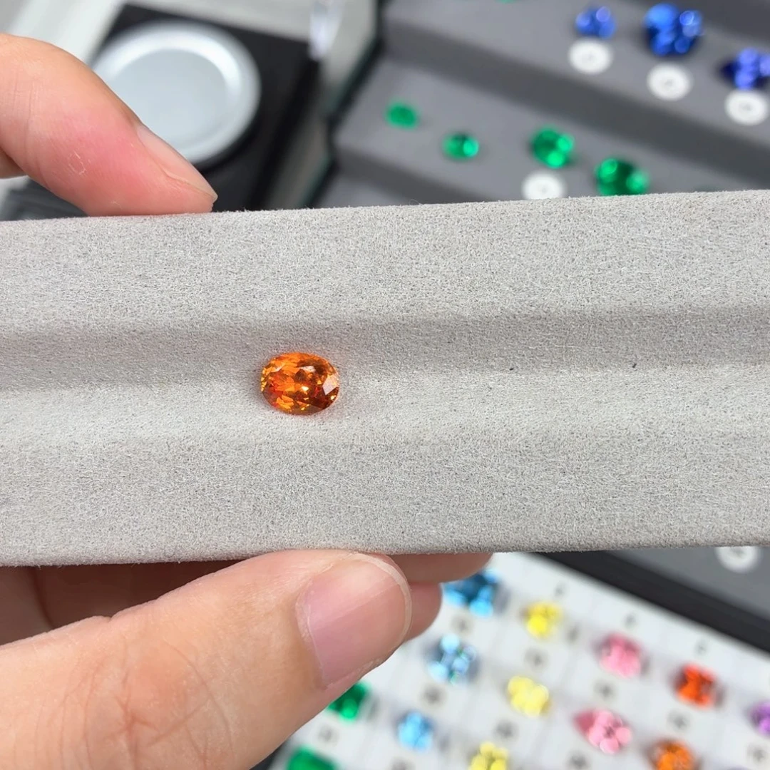 大***东合成（培育）蓝宝石裸石1.84ct