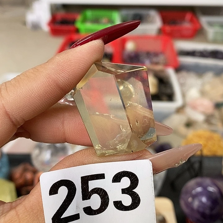 未镶嵌水晶珠宝半成品