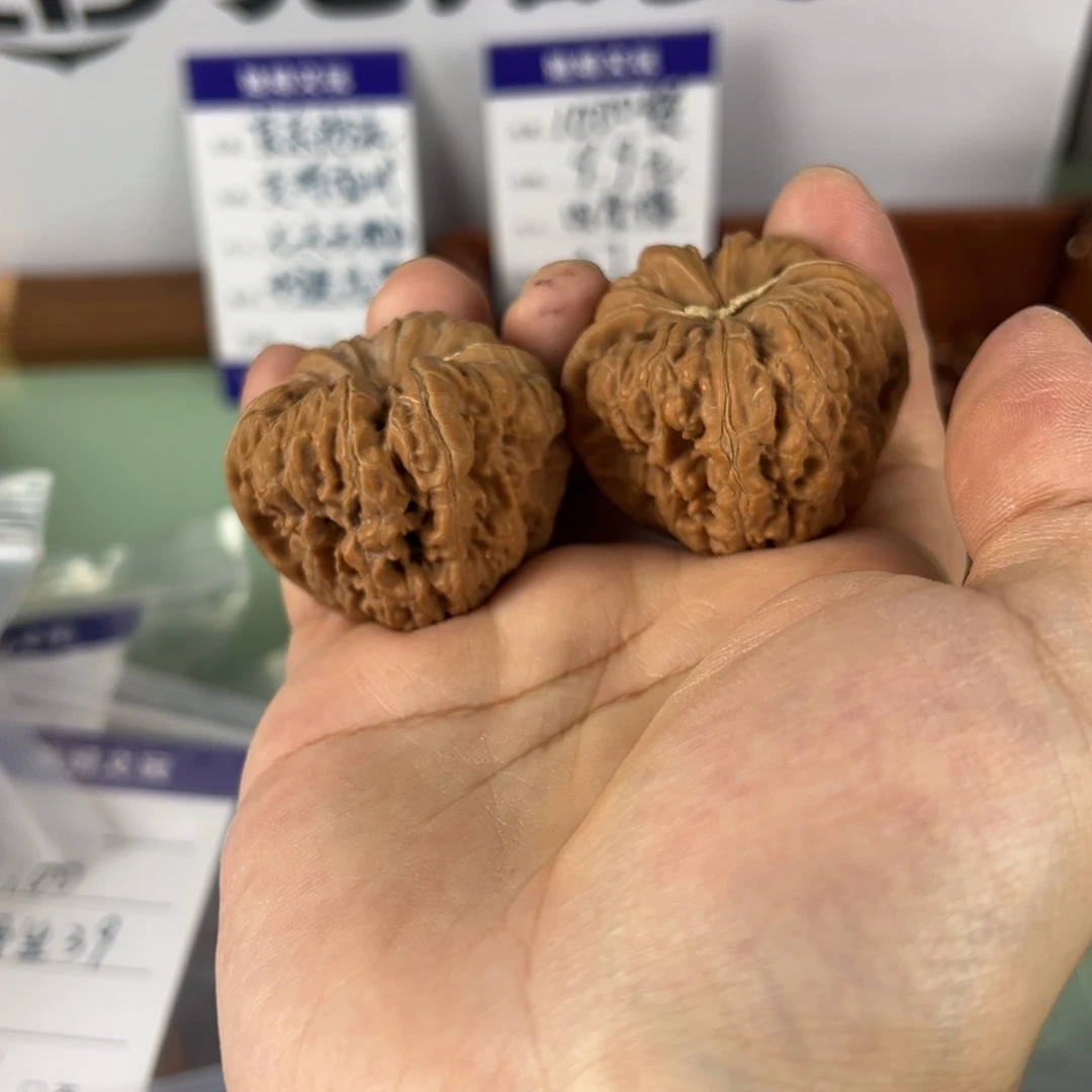 文玩核桃把件平谷凹底129