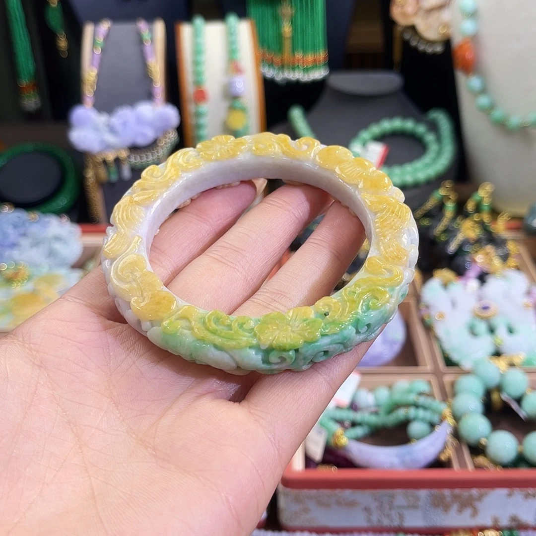 四***司翡翠未镶嵌手镯炸