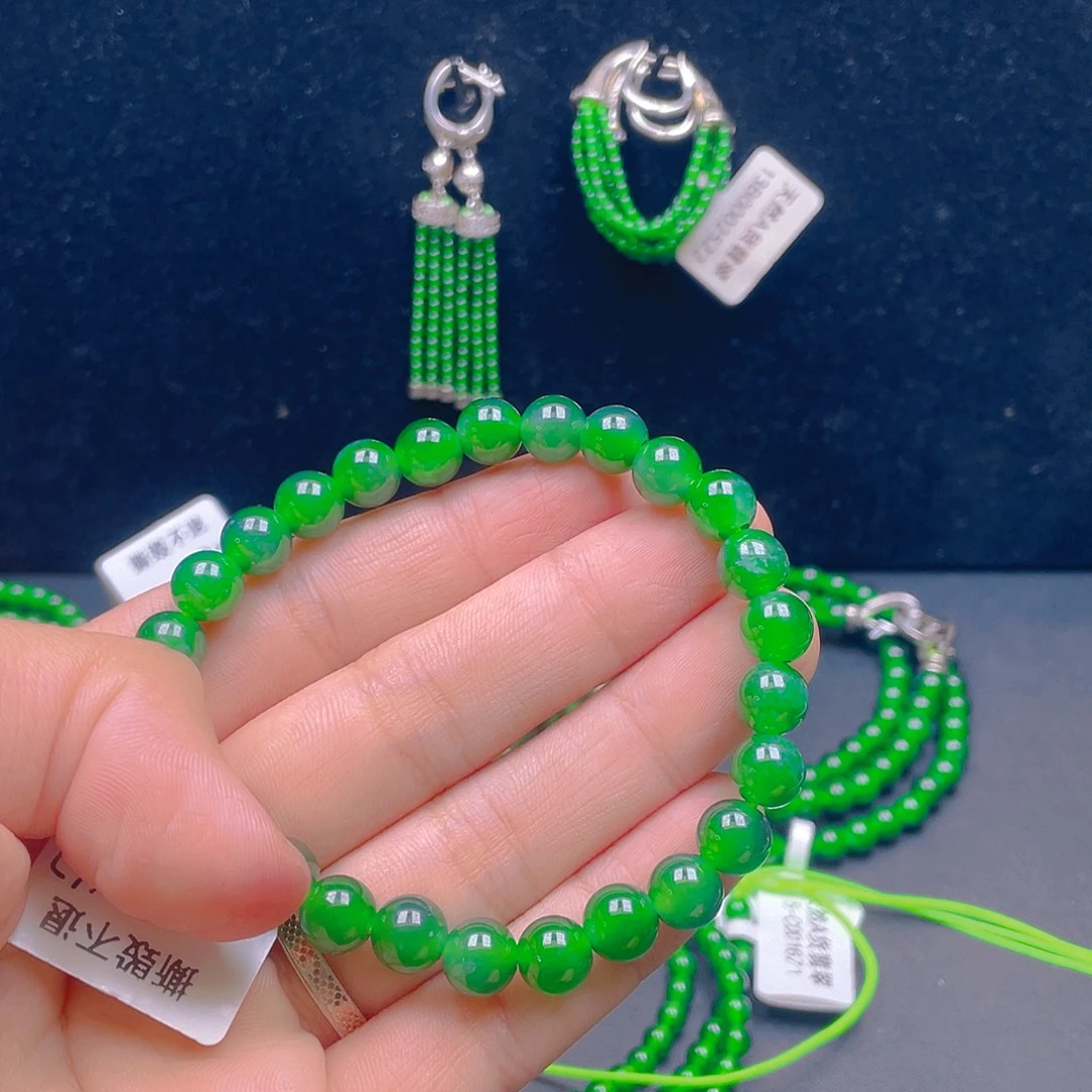 翡翠未镶嵌项链卡8