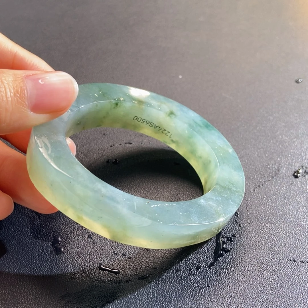 定制翡翠未镶嵌翡翠手镯