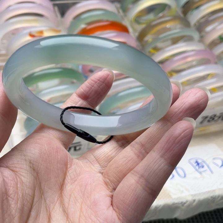 玛瑙/玉髓未镶嵌手镯60圈口
