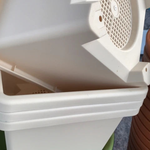 树脂4个方形米色球根无托