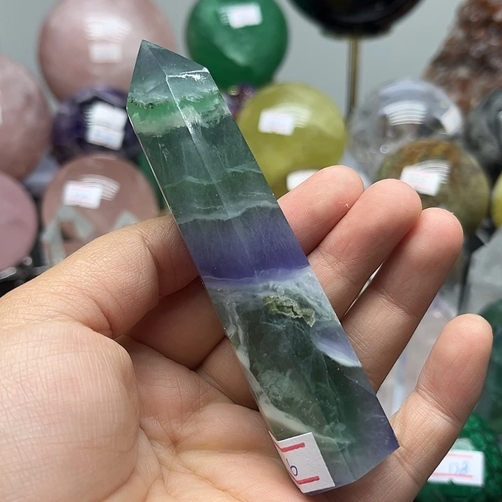 未镶嵌萤石156克萤石柱