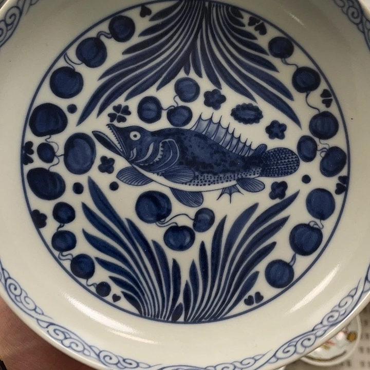 瓷片景德镇青花鱼藻纹大壶承