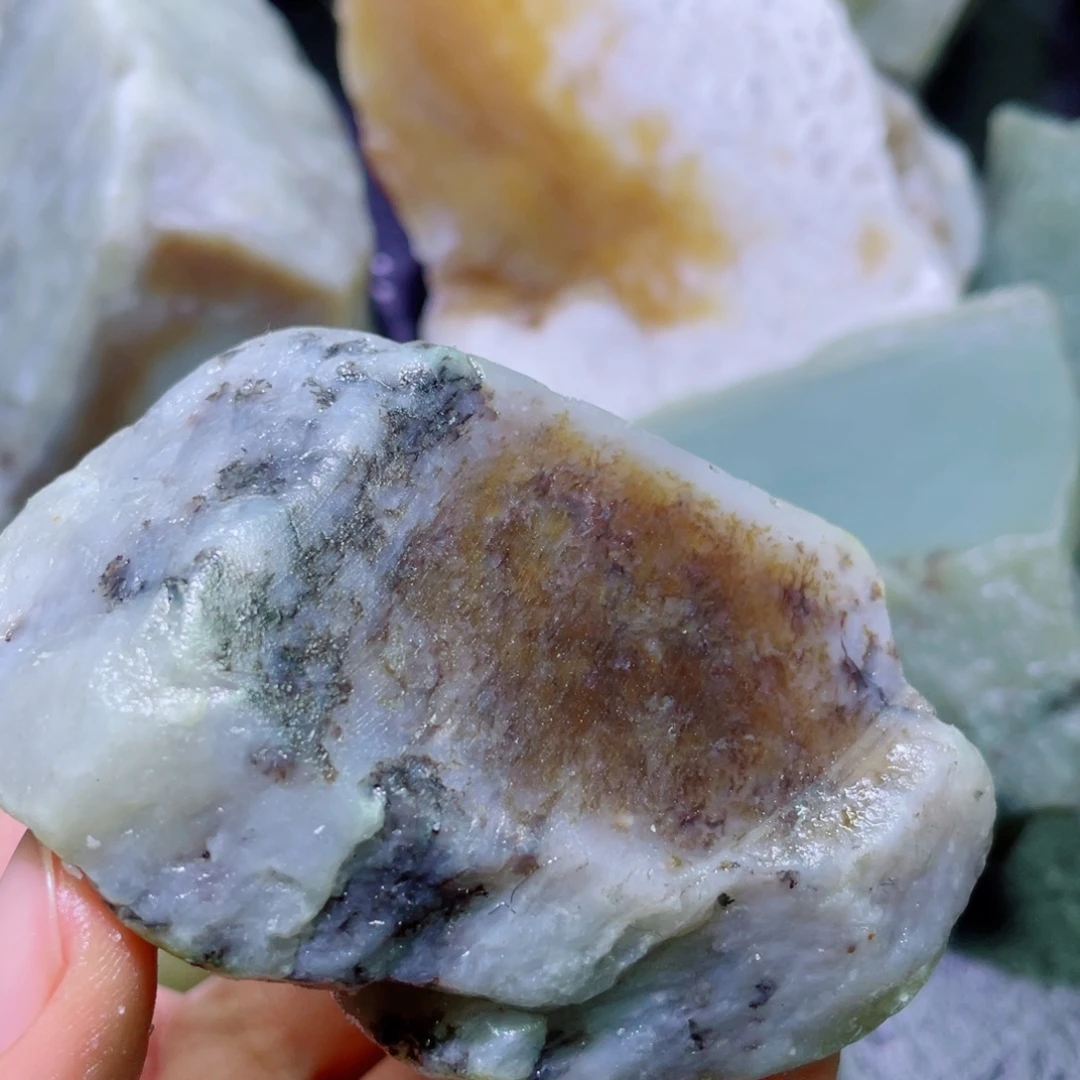 和田玉未镶嵌珠宝半成品